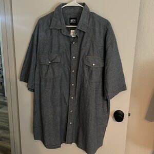 KEY Denim pearl snap short sleeve work shirt!